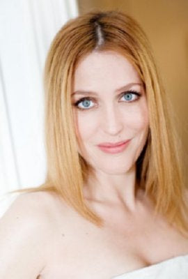 Gillian Anderson poster 11x17