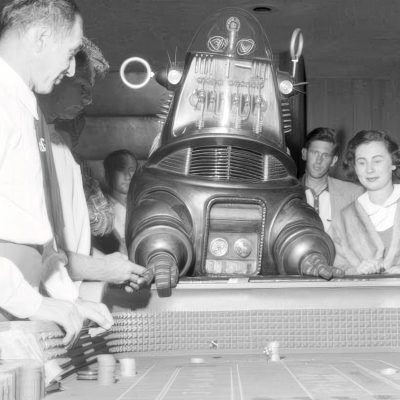 Robby The Robot In Las Vegas Craps Table Poster Print 24x36 ##1